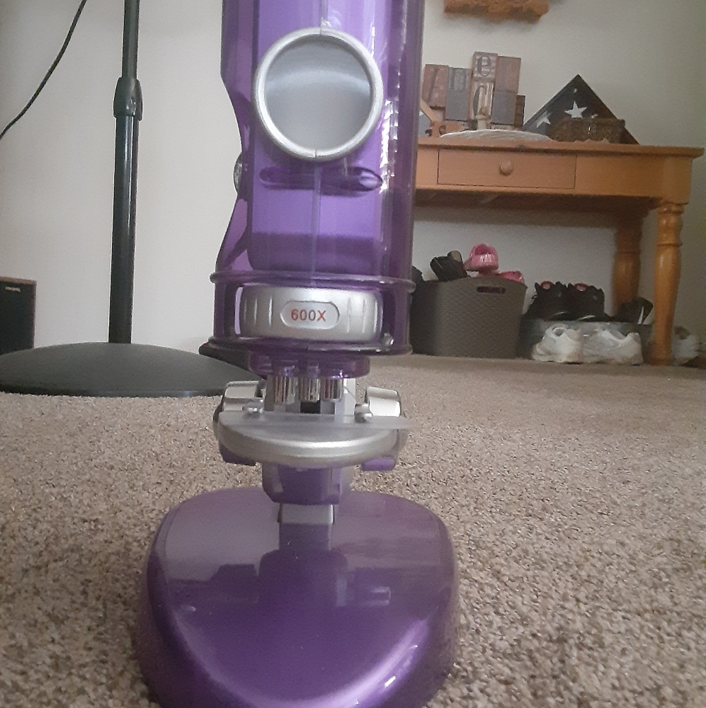 Microscope - Picture 2 of 3